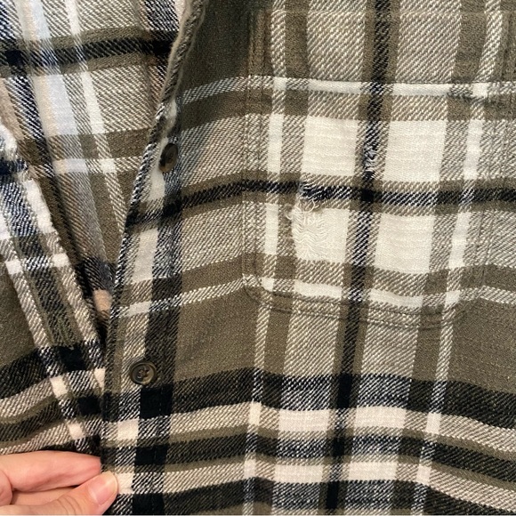 Oversized Plaid and Flannel Distressed Shacket/Button Down Shirt - Picture 5 of 7